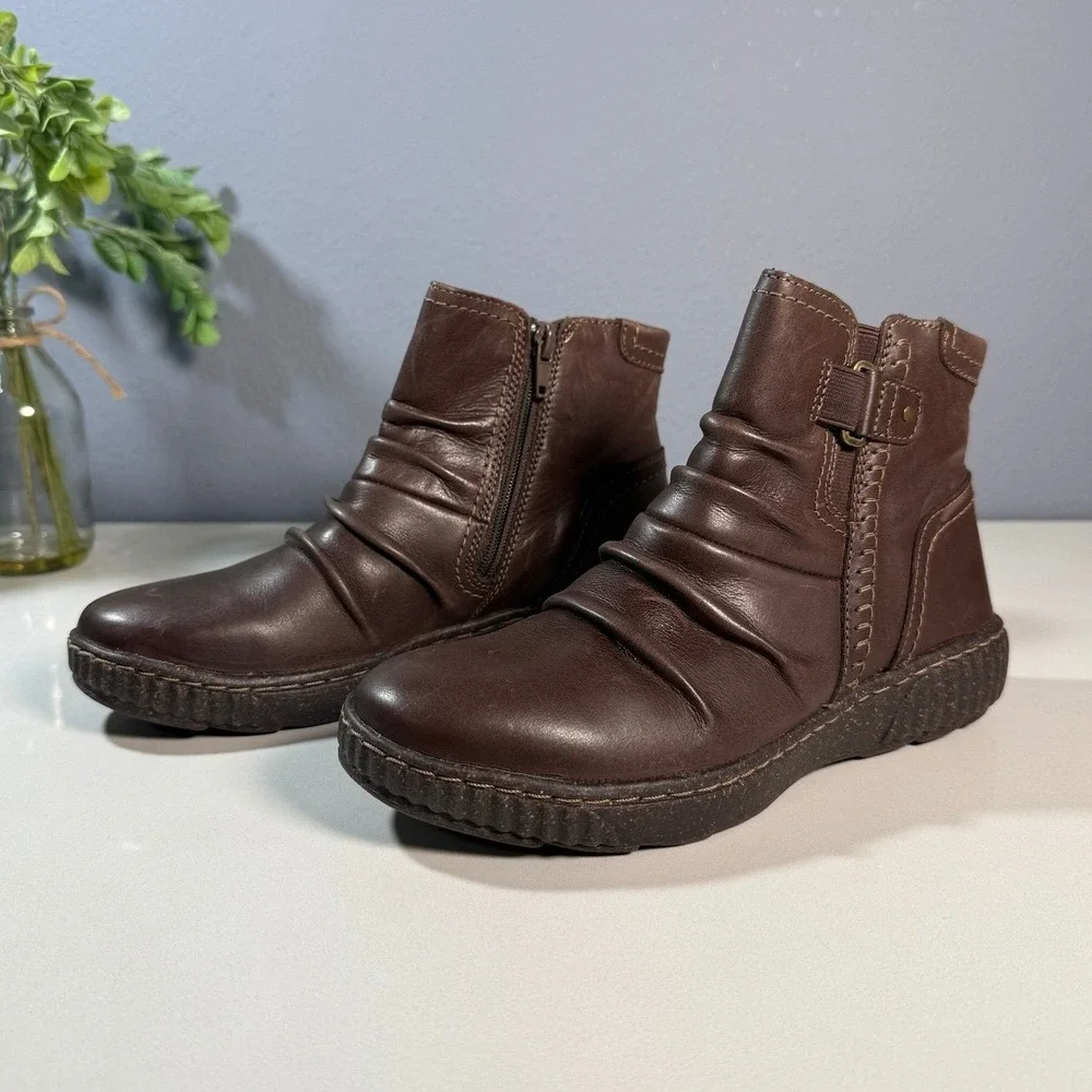 Clarks Caroline‎ Orchid Dark Brown Leather Ruched Ankle Boots Womens US 5